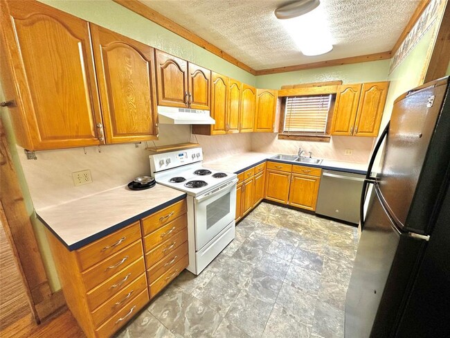 Building Photo - 1694 Old Luling Rd