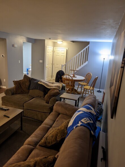 Building Photo - 243 Brookfield Dr