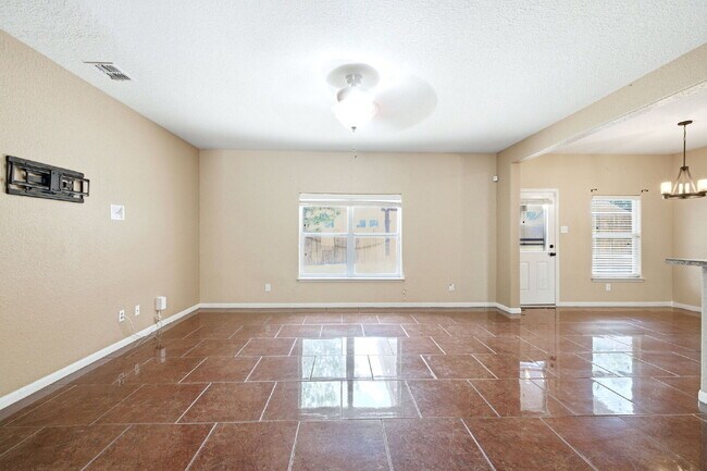 Building Photo - House in a Gated community with SOLAR PANELS!