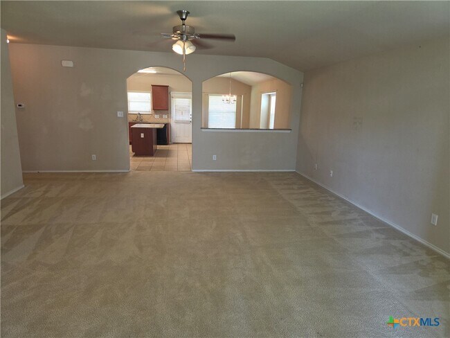 Building Photo - 10025 Birch Tree Dr