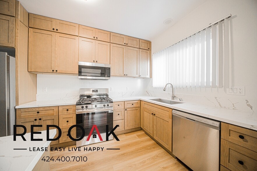 Building Photo - 211 S El Molino Ave