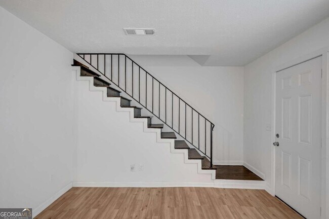 Building Photo - 1903 Whitehall Forest Ct SE