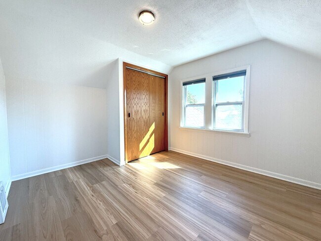 Building Photo - 1509 S 52nd St