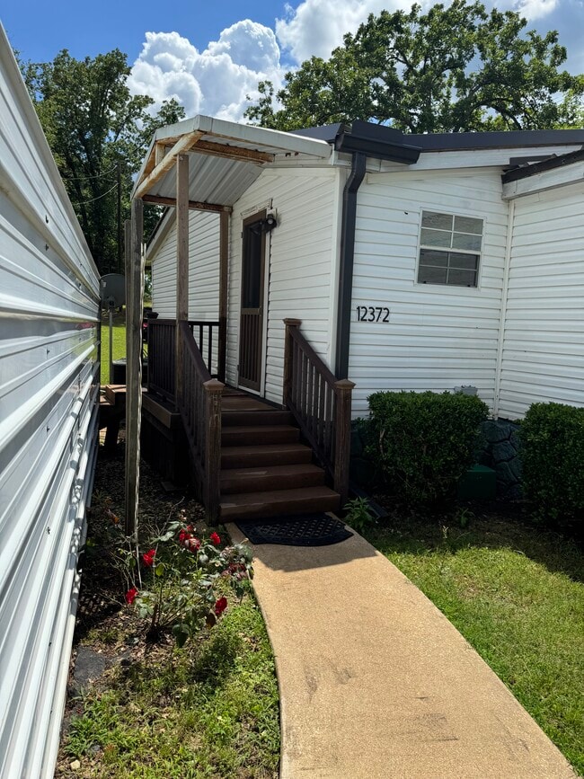 Building Photo - 12372 FM 1650