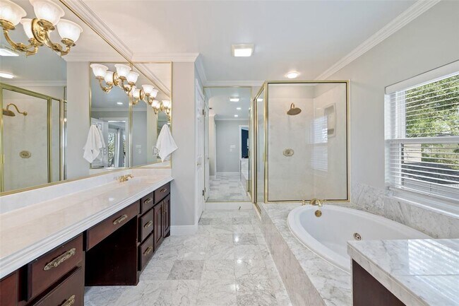 Building Photo - 17700 N Rim Dr
