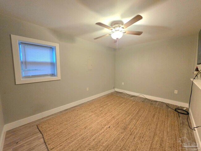 Building Photo - 18 Milton Rd