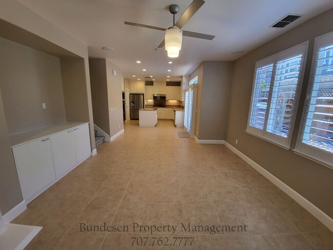Building Photo - 1727 Southgate Dr