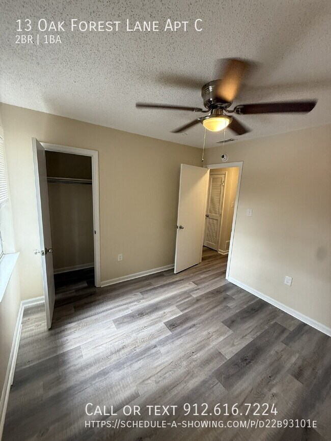 Building Photo - 13 Oak Forest Ln
