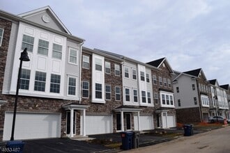 Building Photo - 6 Gerhard Pl