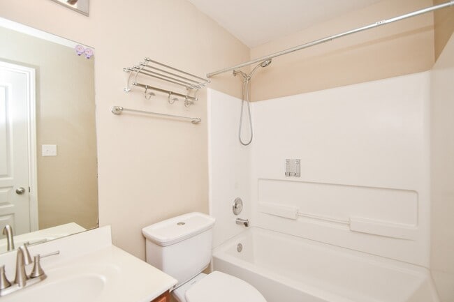 Building Photo - 16843 Mammoth Springs Dr