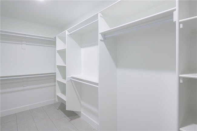 Building Photo - 701 Bronco St