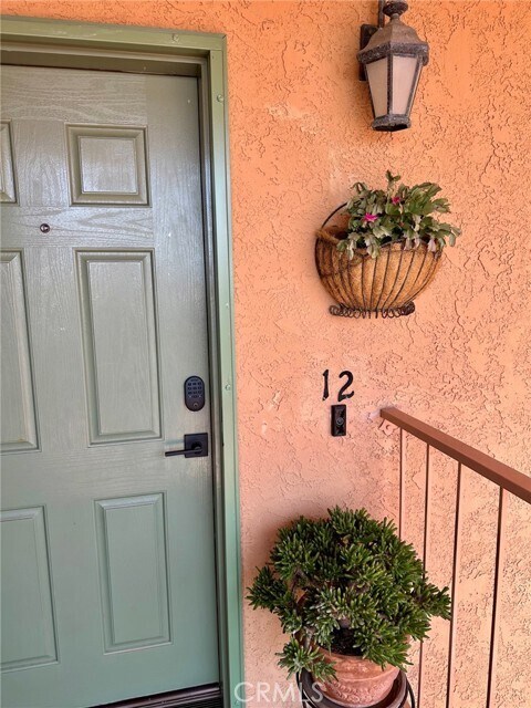 Building Photo - 409 Arenoso Ln