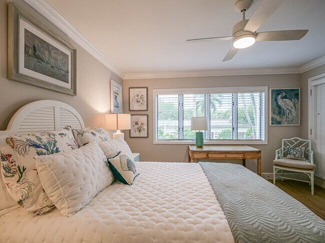 Building Photo - 8444 Oceanside Dr