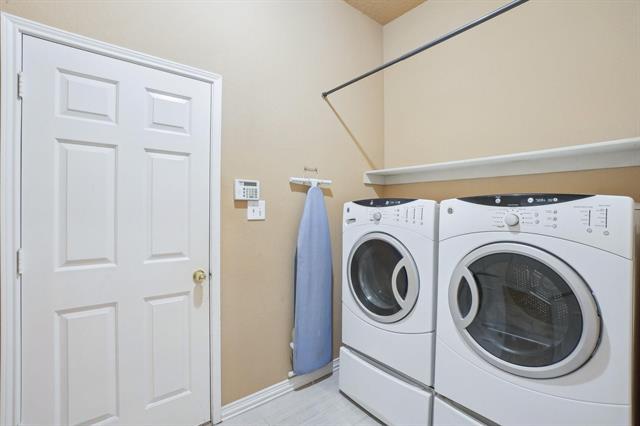 Building Photo - 4721 Sea Ridge Dr