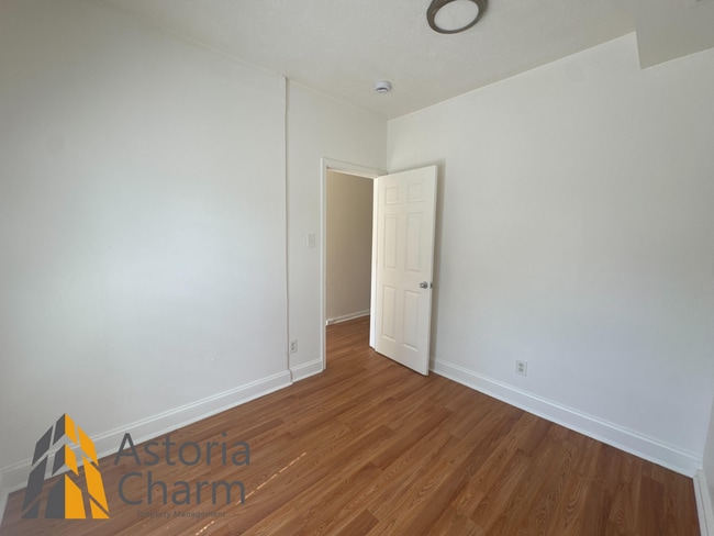 Building Photo - 1303 N Milton Ave