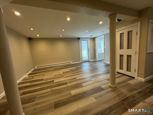 Building Photo - 55 White Oak Ln