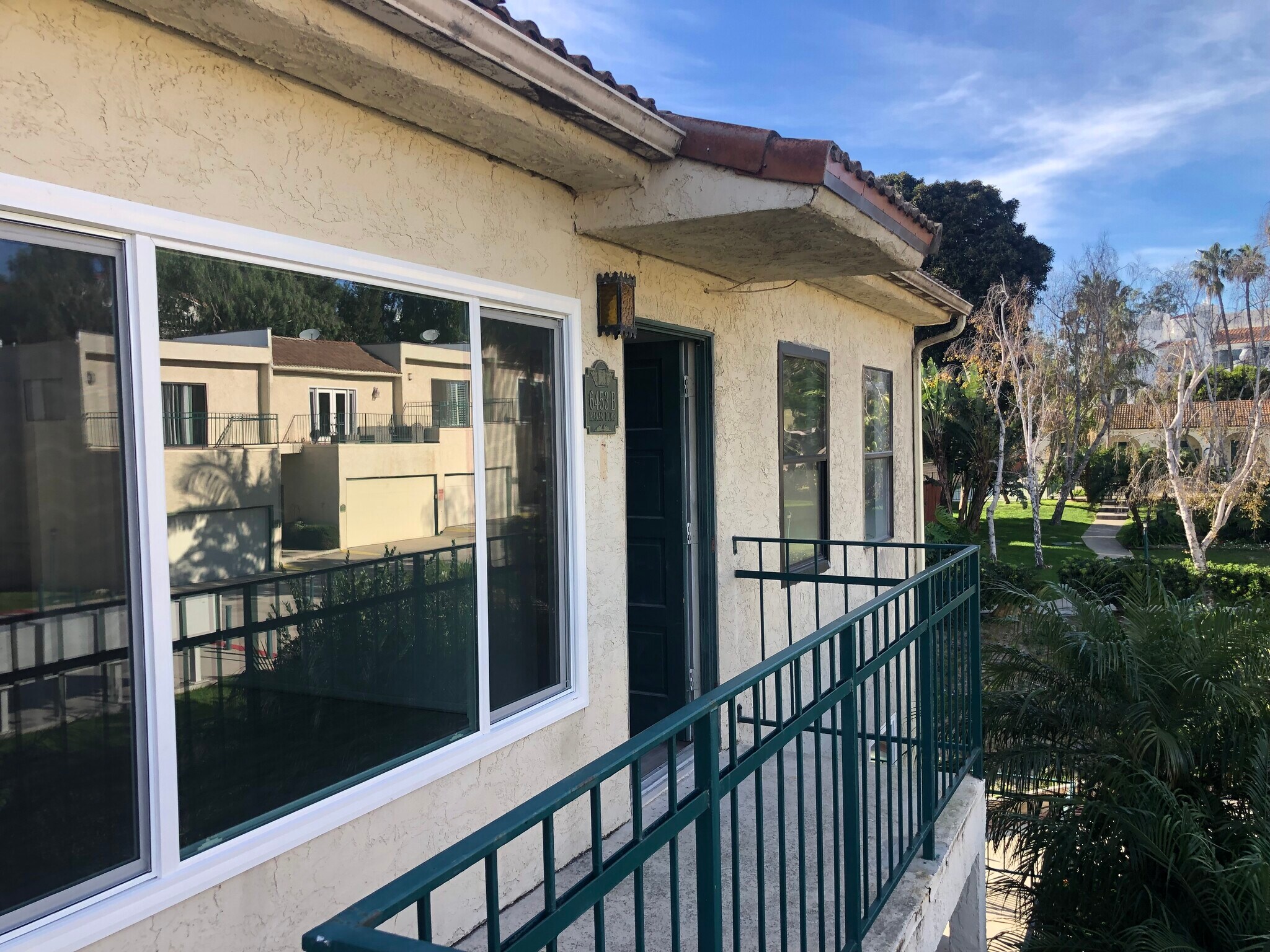 Building Photo - 6453 Kanan Dume Rd