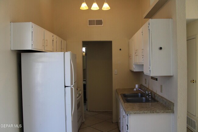 Building Photo - 5947 Deer Ave