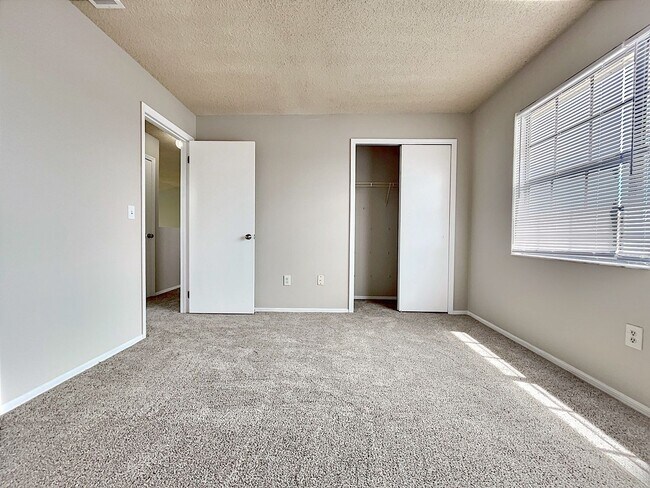 Building Photo - 4 Bedroom Upgraded Home for rent in Bermuda Bay