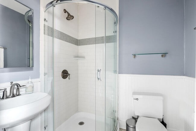 Building Photo - 56 Gadsden St