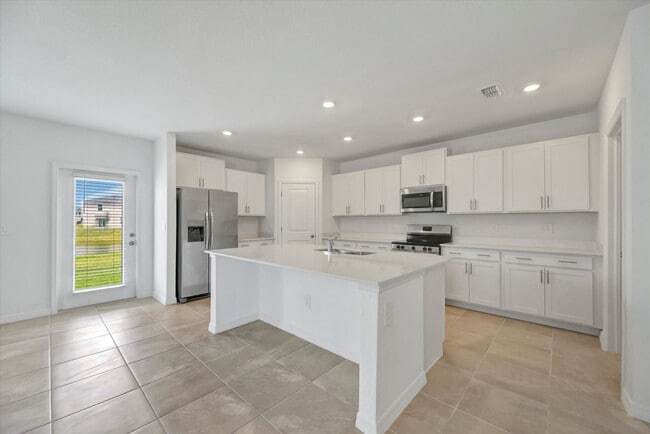 Building Photo - Lakewood Ranch Newer Build - 5 Bedroom Home