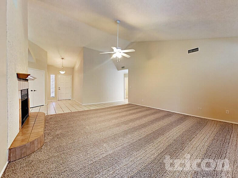 Building Photo - 7127 W McRae Way
