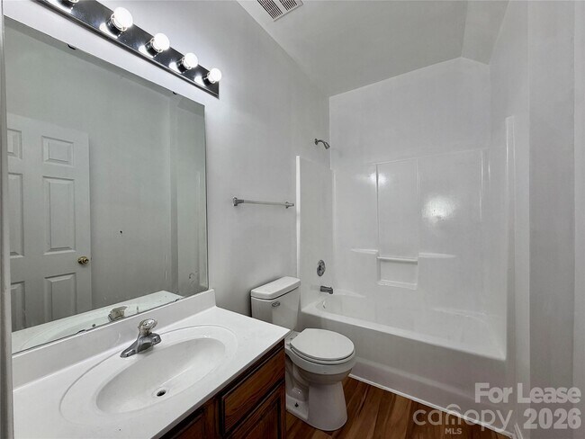 Building Photo - 4058 Glenlea Commons Dr