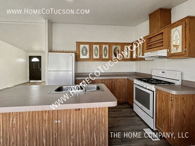 Building Photo - 5717 S Stewart Blvd