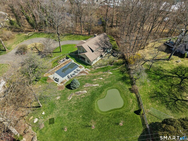 Building Photo - 9 Dancing Bear Rd