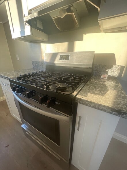 Building Photo - 8720 Orion Ave