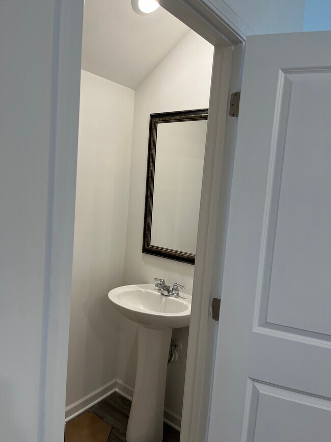 powder room(half bath) - 2916 Stockholm Way