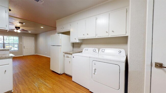 Building Photo - 3923 Olive St