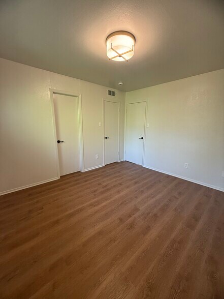 Building Photo - 1201 N Austin St