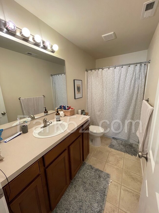 Building Photo - 3 Bedroom Plus Office Space Single Family Home in Lacey