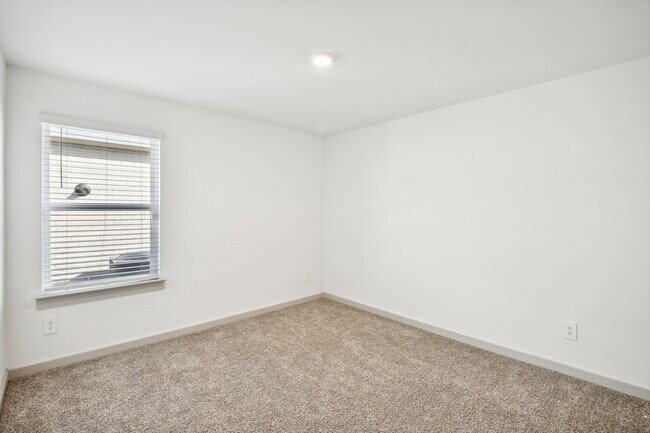 Building Photo - 8011 House bank Ln