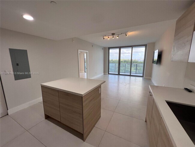 Building Photo - 16385 Biscayne Blvd
