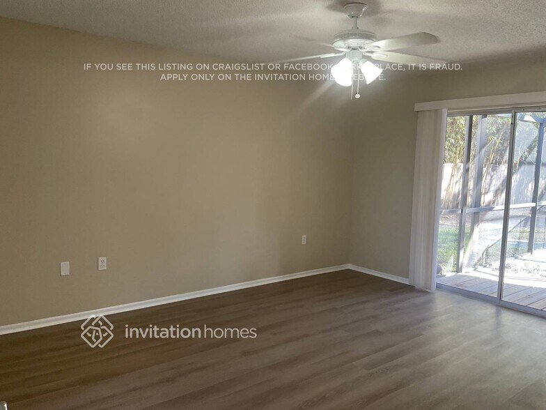 Building Photo - 4765 Miramar St