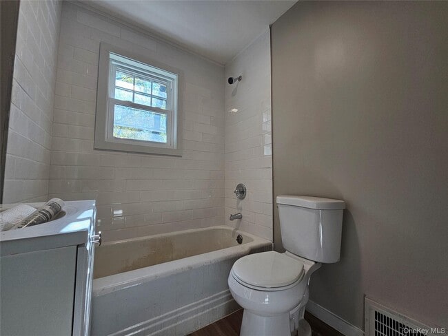 Building Photo - 2826 US-209