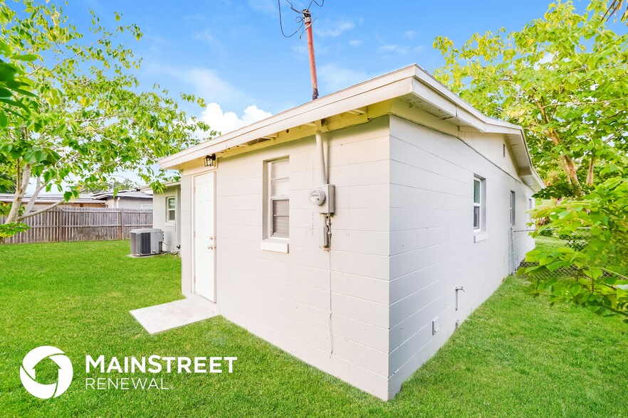 Building Photo - 7618 Cassino Ave