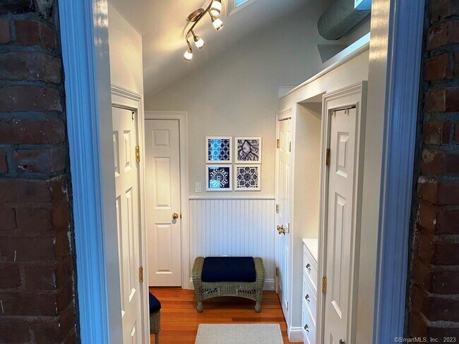 Building Photo - 27 Brightwater Rd