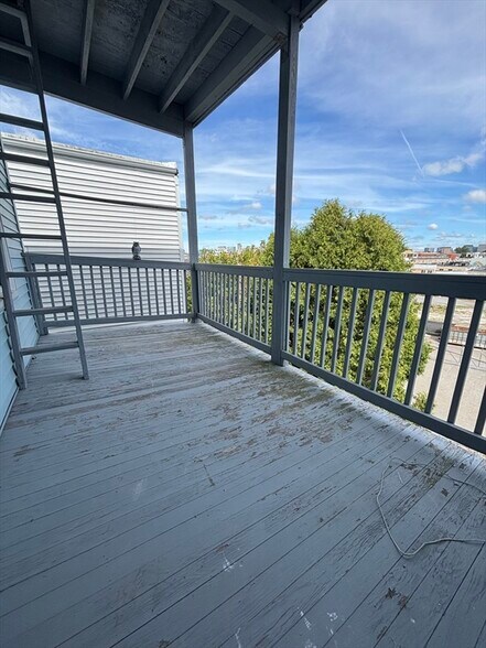 *Pictures are representative samples of the advertised unit. In some cases, the actual units you tou - 46 Middle St