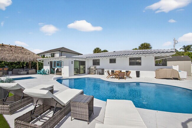 Building Photo - 12 Leeward Cir