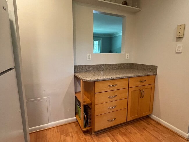 Building Photo - Great 2BR located in Northern Bethesda
