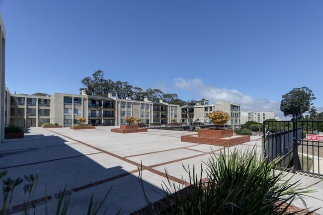 Building Photo - 380 Vallejo Dr