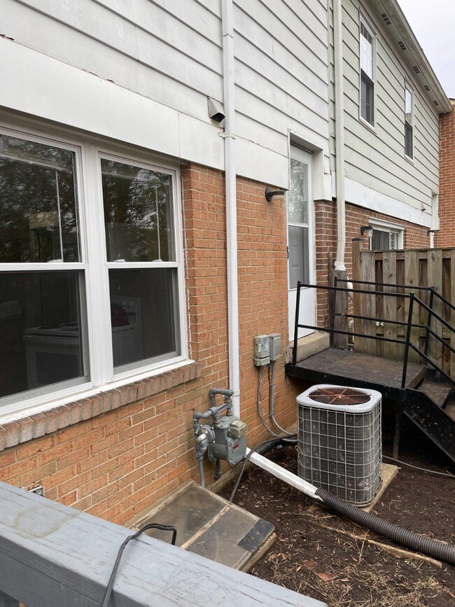 Building Photo - 5023 Berwyn Rd