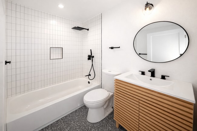 Building Photo - 12527 Cranbrook Ave