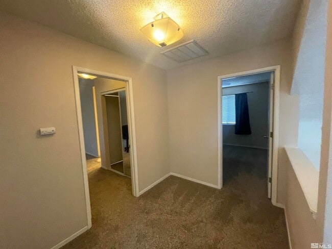 Building Photo - 1900 E Minaret Cir