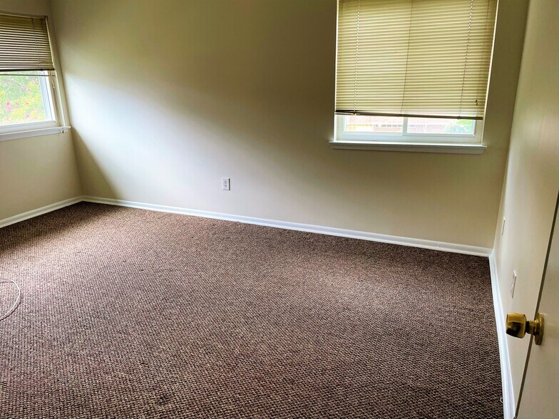 Bedroom - 10222 Prince Plz