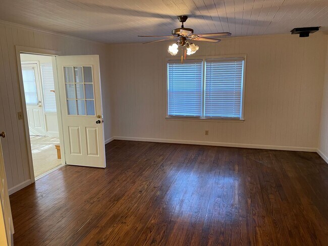 Building Photo - 3/1.5 Country House in Adairsville $1,595