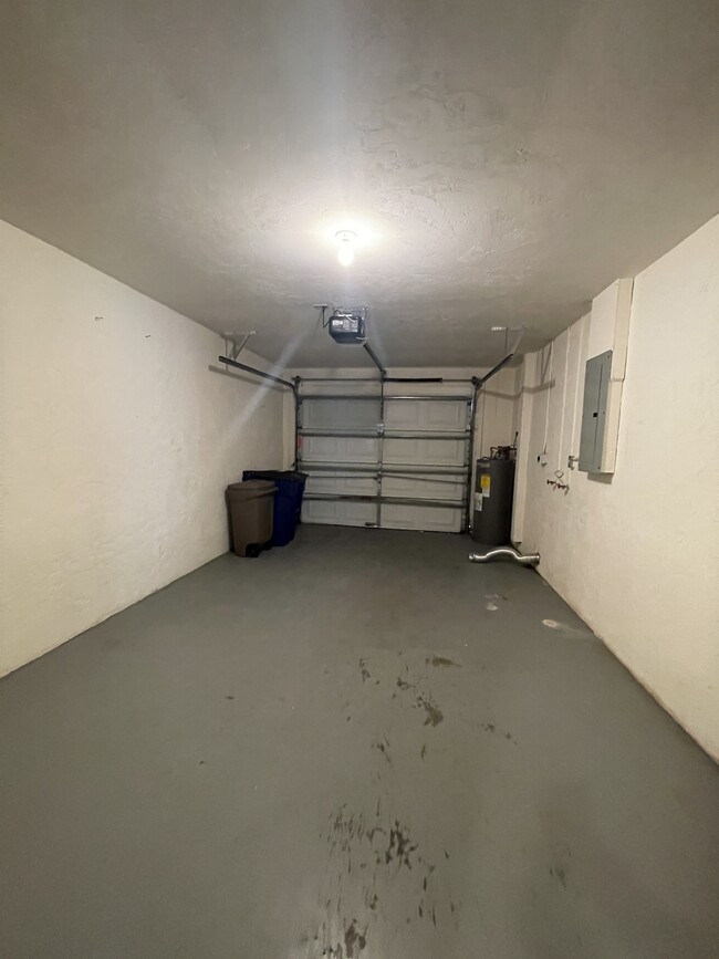 Building Photo - 12243 Londonderry Ln